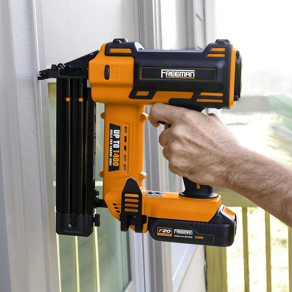 Freeman PE20VBR50 20 Volt Cordless 18-Gauge 2" Brad Nailer Kit with Lithium Ion Battery, Charger, Bag, and Nails (500 Count) -C 1400 Shots per Charge