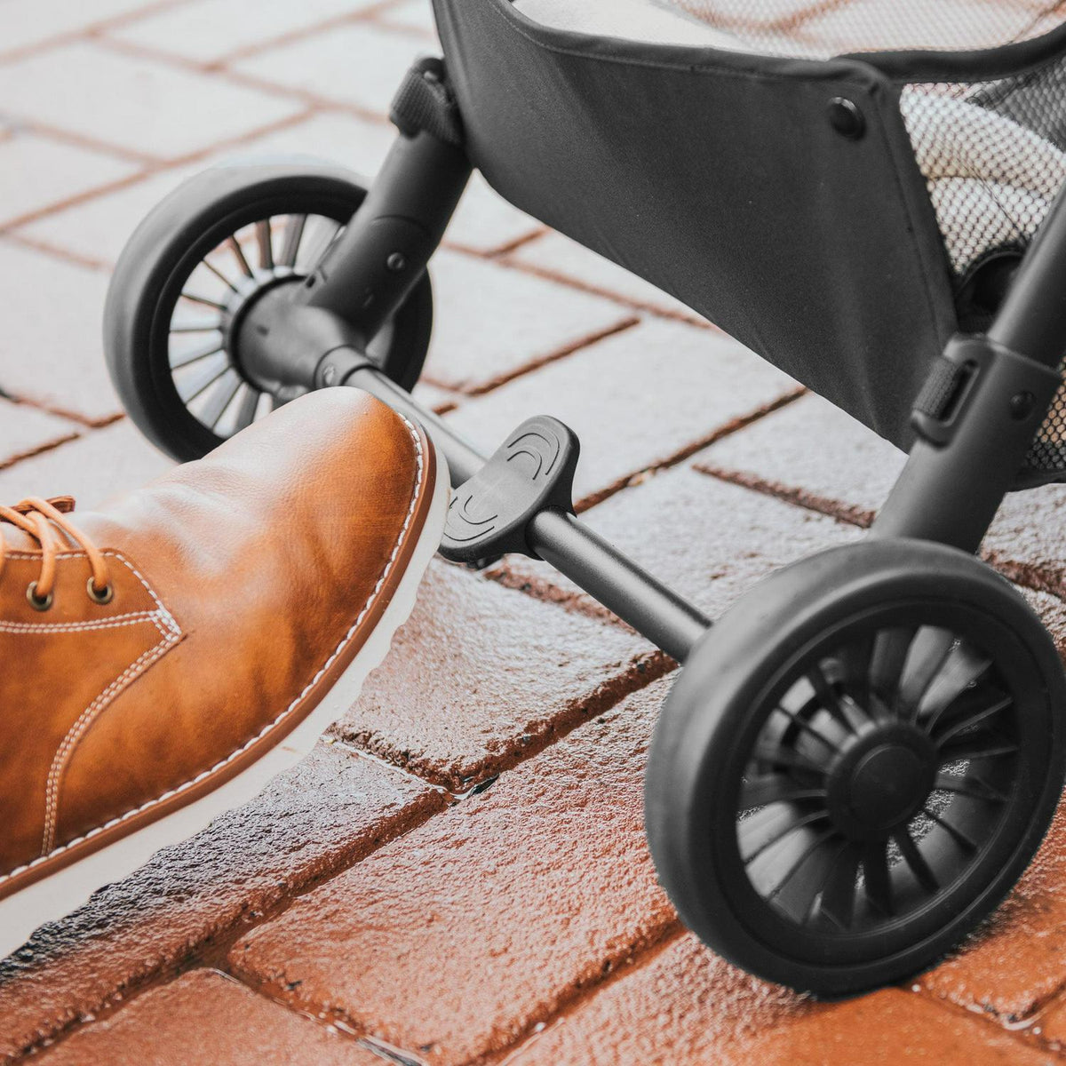 2026 NewChicco Presto Compact Stroller - Graphite (Grey). New